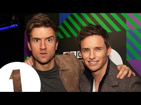 "Dumble-PHWOAR!" Eddie Redmayne on Fantastic Beasts 2 and Jude Law's Sexy Dumbledore