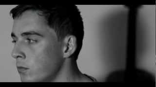 Dermot Kennedy (Shadows and Dust)  //  Homely Ground