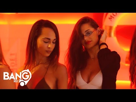 ROBY GIORDANA & PAOLO NOISE Feat  ADRIAN RODRIGUEZ - Vamos A La Playa (Official Video)