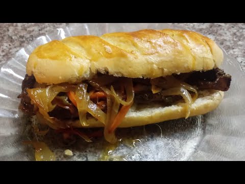 Sandwich de Entraña al Horno, con Pan Casero y Vegetales Salteados