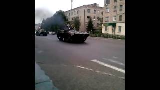 preview picture of video '18.07.2014 - Бронетехника в городе. Ровеньки, Луганская область, Украина'
