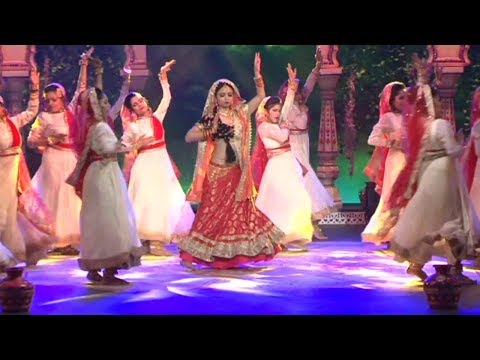 classical stage show- Mehfil-e-umraojan