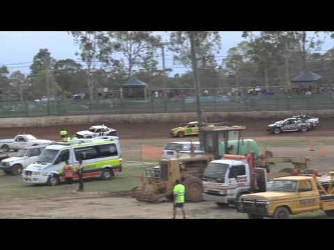 Modified Sedans - Heat 3 - Aussie Open - Maryborough Speedway - 27.12.14