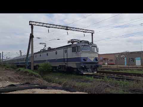 R Simeria - Săvârşin cu 060 EA 612 / 40 612-4 la ieşire din Simeria