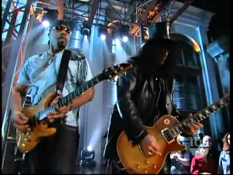 Slash Guitar Battle/Duet at TBS Lopez Tonight