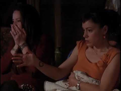 Charmed - Phoebe yeets the "iced tea"