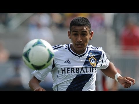 GOAL: Jose Villareal's scissor kick finish ties the game for LA | Toronto FC vs LA Galaxy