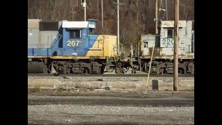 preview picture of video 'Lots of old power in West Pittsburgh Yard part 1'