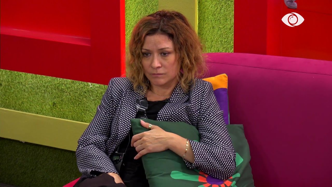 Je sipërfaqësore/ Debat mes Eglës dhe Julias: Ti më ngre nervat