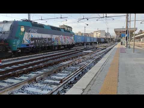 Coppia di E405 in ingresso a Brindisi