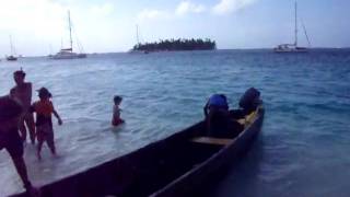 Kuna lobsters tonight! Sophie and kids celebrate