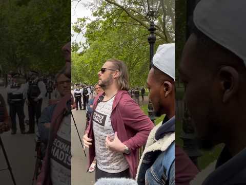 David Wood Taunts Muslims at Speakers Corner! #davidwood #muslim #islam #quran