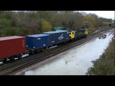 4O49, 0923 Crewe Basford Hall to Southampton passes through Hinksey with a Class 70.MP4