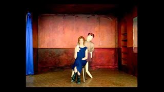 Elle Danse Seule Lyrics English Translation