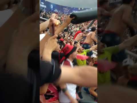 "Hermosa fiesta de Colón vivida en la final sudamericana 2019" Barra: Los de Siempre &bull; Club: Colón