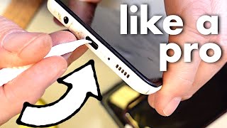 How I CLEAN my USB C port: EASY remove fluff from USB-C socket on mobile phone...