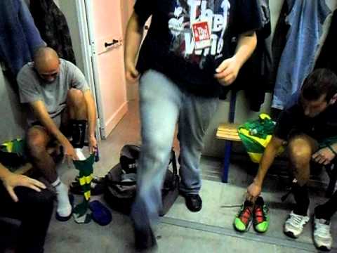 Telecamere SKY nello spogliatoio del San Matroniano.AVI