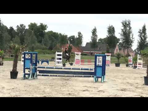 Jennifer B Vd zwartbleshoeve 2nd jumping!