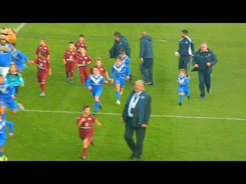 Sotto la Curva del Brescia - i Piccoli Giocatori dell' Arluno in Campo - 2016