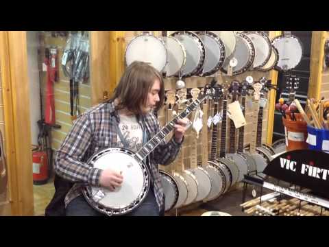 Deering Terry Baucom Model. James Allan banjo demo.