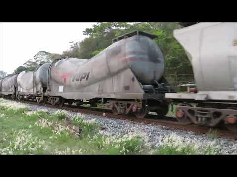 KPE 1121, GE C44-EMi #3940-6, C36-7 #3834-5, C44-EMi #3943-1, U23C #3318-1 e C36-7 #3886-8