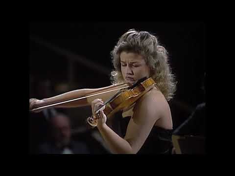 Bach: Concerto for Violin and Orchestra E-major, BWV 1042 (Anne-Sophie Mutter & Herbert von Karajan)