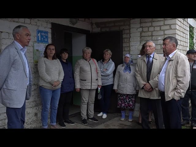 Нет площадки и тротуаров