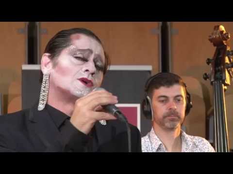 Olivier Py chante Miss Knife : "Ne parlez pas d'amour"