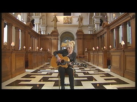 Christian rock singer Vicky Beeching comes out as gay