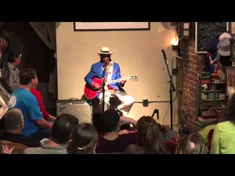 LIVE at LA46 with Little Freddie King