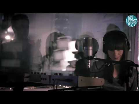 525 Live Sessions : Olga Kouklaki (Full Episode)  | En Lefko 87.7