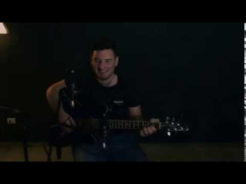 Ed Sheeran - Castle on the hill (Cover Acústico por EVÍC)