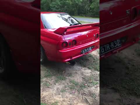 R32 GTR with Tomei Expreme Titanium exhaust