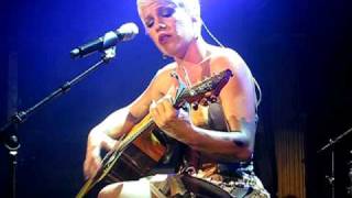 P!nk - I Don&#39;t Believe You (Live at Cafe de Paris)