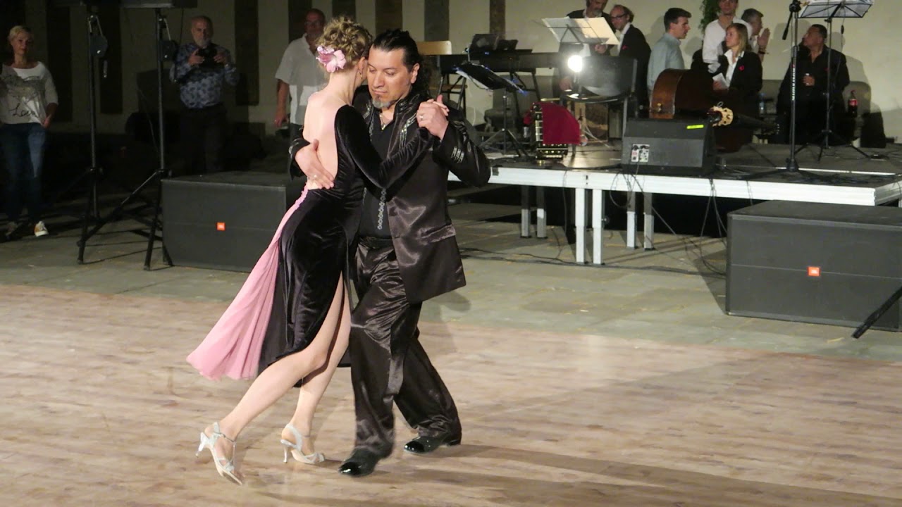 Video thumbnail for Luiza & Marcelo Almiron (1)