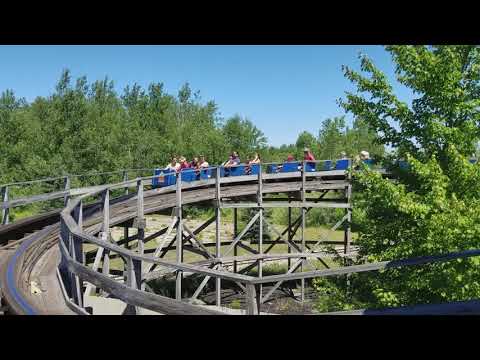Amy and Julia on Shivering Timbers