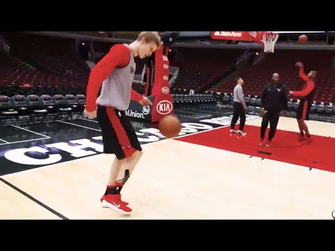 Lauri Markkanen Shows Off Football Skills
