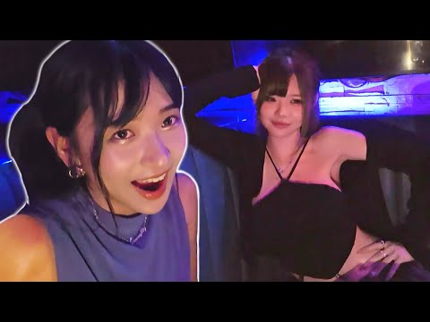 兩個女孩在香港 (Two Girls in Hong Kong)