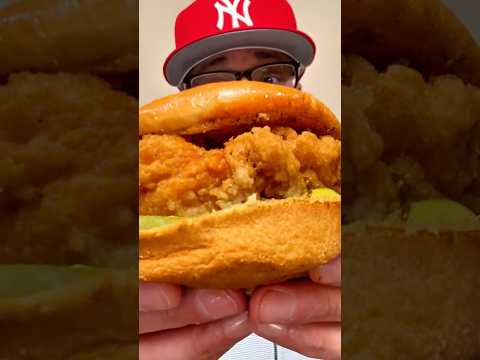 BIG BITE! POPEYES® PICKLE GLAZE CHICKEN SANDWICH! LETS GET IT!