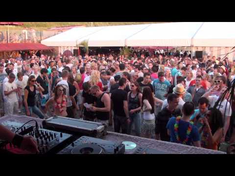 Leon Bolier plays Leon Bolier and W&W - Saturn @ Luminosity Beach Festival 2010 - Day 1 (6)