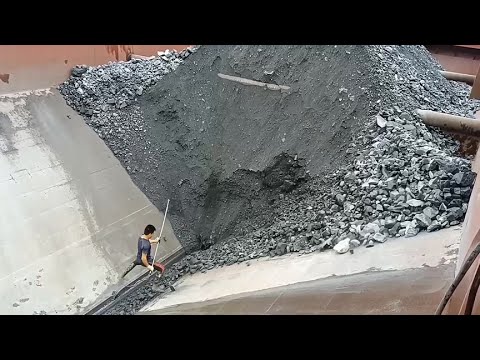 Barge unloading. | Satisfying VIdeo