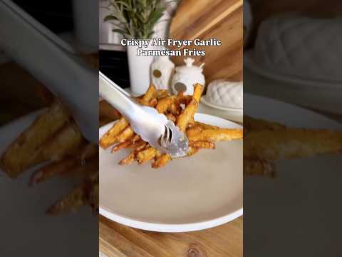 Crispy Air Fryer Garlic Parmesan Fries ✨Save this recipe & tag someone who’d love to try it 🥔