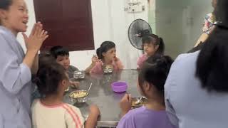 Download the video "Buổi thăm các cháu mồ côi, bệnh tật, ￼￼và người mù thật bồi hồi-A hand extended, a life supported"