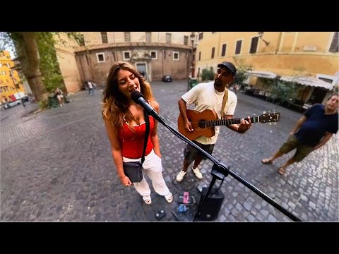 He thought he couldn't sing… but when he starts, people stop!