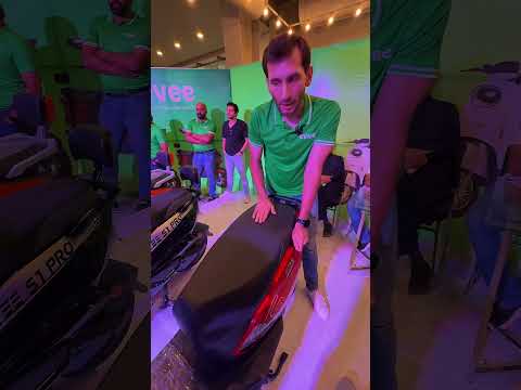 Meetup with Evee’s CEO | Gen-Z Pro at PakWheels Auto Show Lahore!