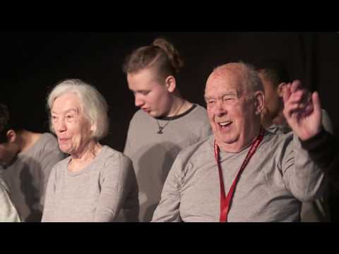 Intergeneratives Theater "Die Brückenbauer"