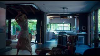 Too Old To Die Young - 1x10 - Jena Malone dancing scene