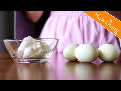 【料理訣竅】超簡單！快速剝蛋殼 How To Quickly Peel Eggs│HowLiving美味生活 Video