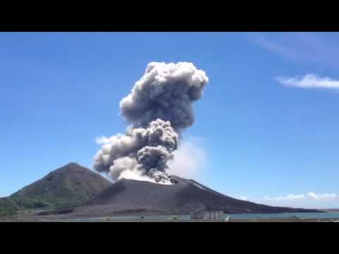 Tavurvur Eruption - live footage