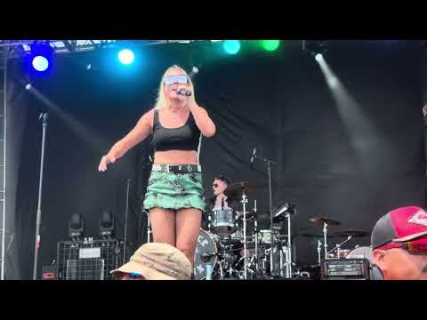 @RoyaleLynn - Six Feet Deep (Live Rocklahoma 2024)